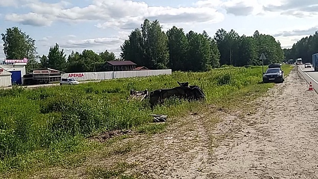 Два автомобиля перевернулись на трассе в Нижегородской области