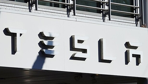 Moody's снизило кредитный рейтинг Tesla до "B3"