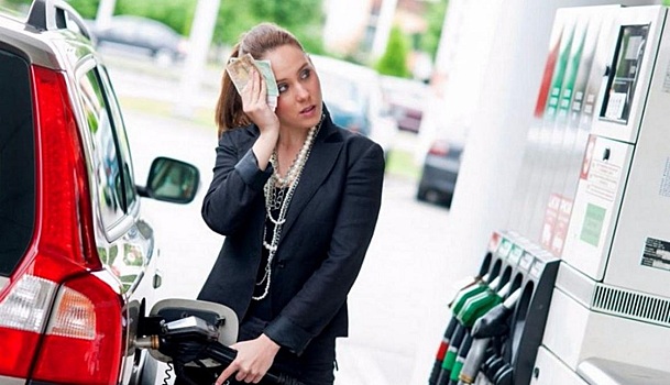 Бензин АИ-92 и АИ-95 в Чите подешевел на несколько копеек