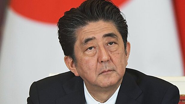 Абэ призвал США к сотрудничеству после инцидента на американской базе