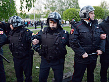 У сотрудника ЧОП украли служебное оружие, когда он охранял груз