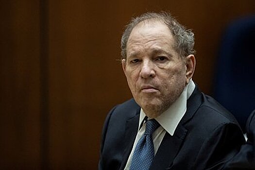 Вайнштейна приговорили к дополнительным 16 годам заключения за изнасилование
