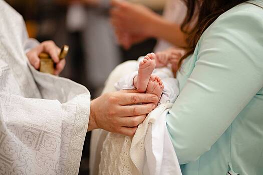 Кто такие крестные родители? Обязанности крестных отца и матери во время крещения