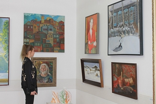 42 картины нижегородских художников представлены на выставке «Большая Волга XII»