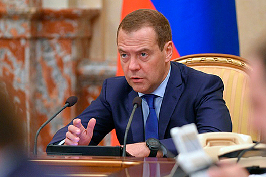 Медведев рассказал о победе над Навальным в Instagram