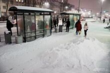 Коммунальщики приступили к расчистке тротуаров от снега в Екатеринбурге