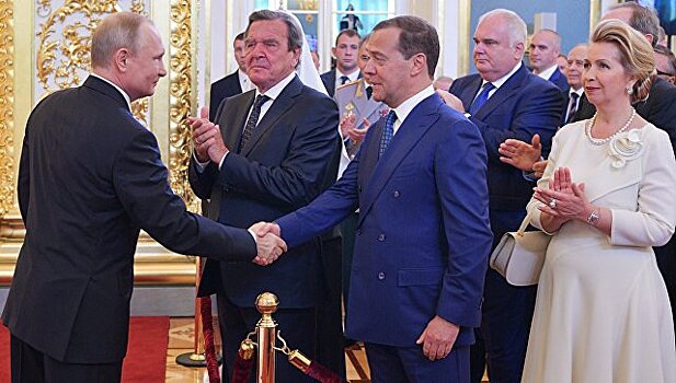 Политолог объяснил выдвижение Медведева