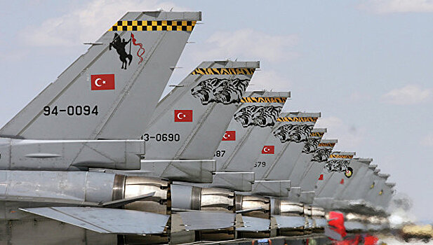Турецкая авиация нарушила воздушное пространство Греции 37 раз за три дня