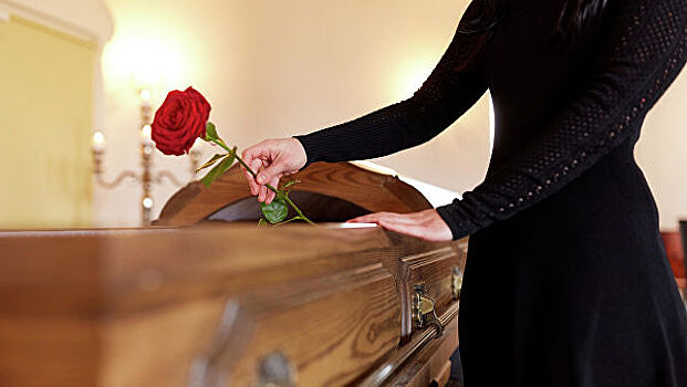 Эксперты объяснили, почему у покойницы при отпевании в храме пошла "кровь"