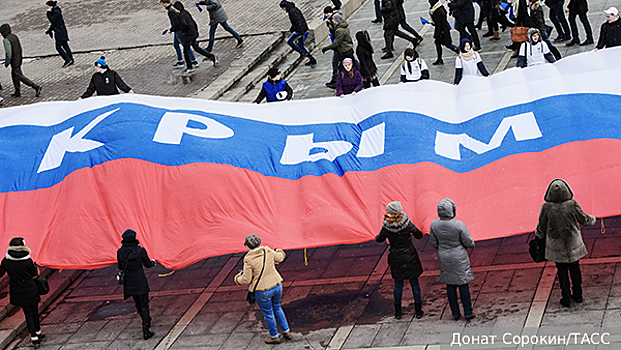 Политолог Данилин: Воссоединение с Крымом стало символом возрождения России