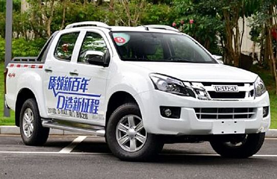 Пикап Isuzu D-Max стал дешевле