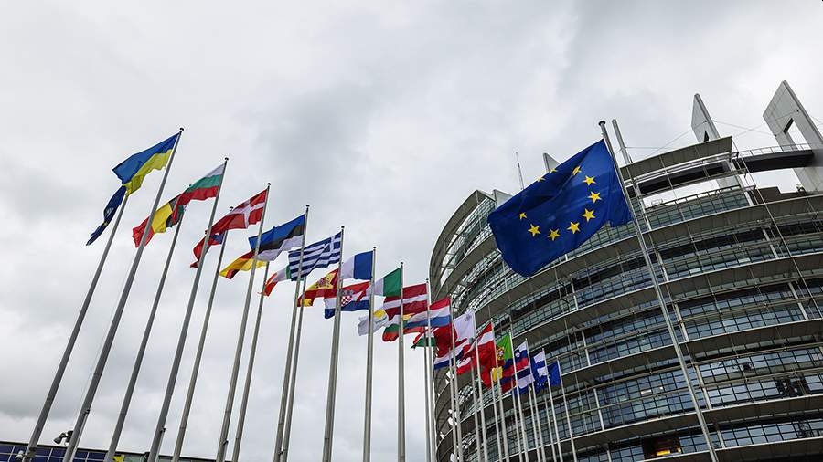Евросоюз заявил о намерении продолжать поддержку Киева на фоне перемирия