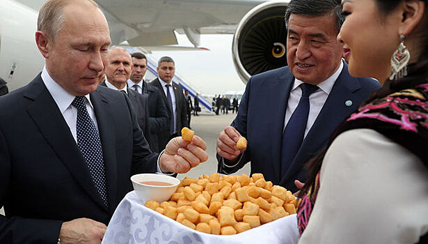 Путин продлил амнистию мигрантам из Киргизии