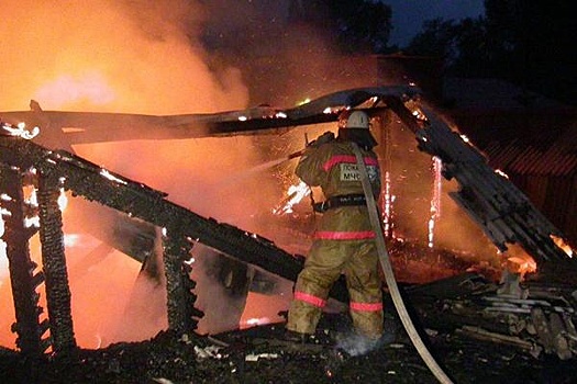 В городе Зея пожарные вынесли из дома шестерых пострадавших. Пятеро не выжили