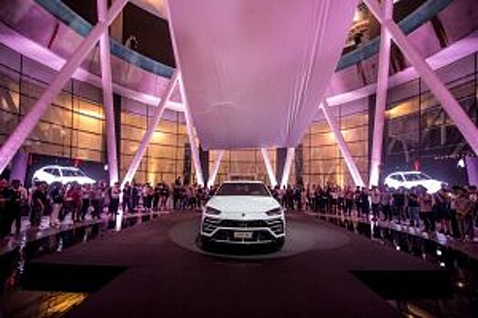 Lamborghini Urus показался во плоти в Сингапуре