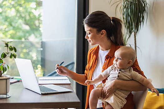 HR-эксперт: в РФ молодые мамы могут совмещать работу и заботу о ребенке