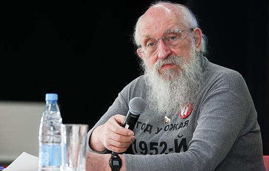 Переводчик поспорила с Вассерманом, что китайский язык не сложнее английского