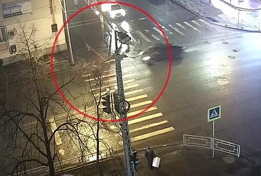 В центре Петрозаводска сбили мужчину, перебегавшего дорогу 