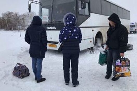 В Воронежской области спасли волгоградцев, замерзавших в сломанном автобусе