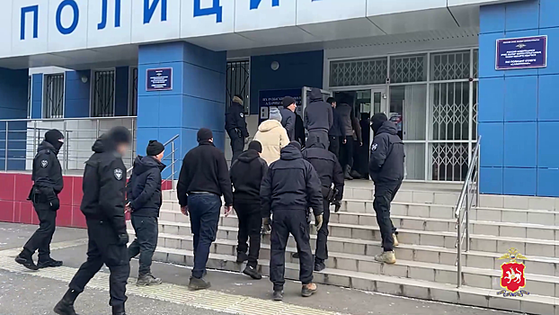 Полицейские Татарстана выявили 12 нелегальных мигрантов, работавших в автомастерской в Казани