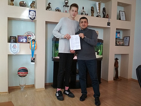 15-летние баскетболисты из Воронежа и Тольятти подписали соглашения с БК "Самара"