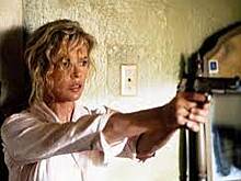 Она уничтожила себя: почему Ким Бейсингер потеряла карьеру и любовь