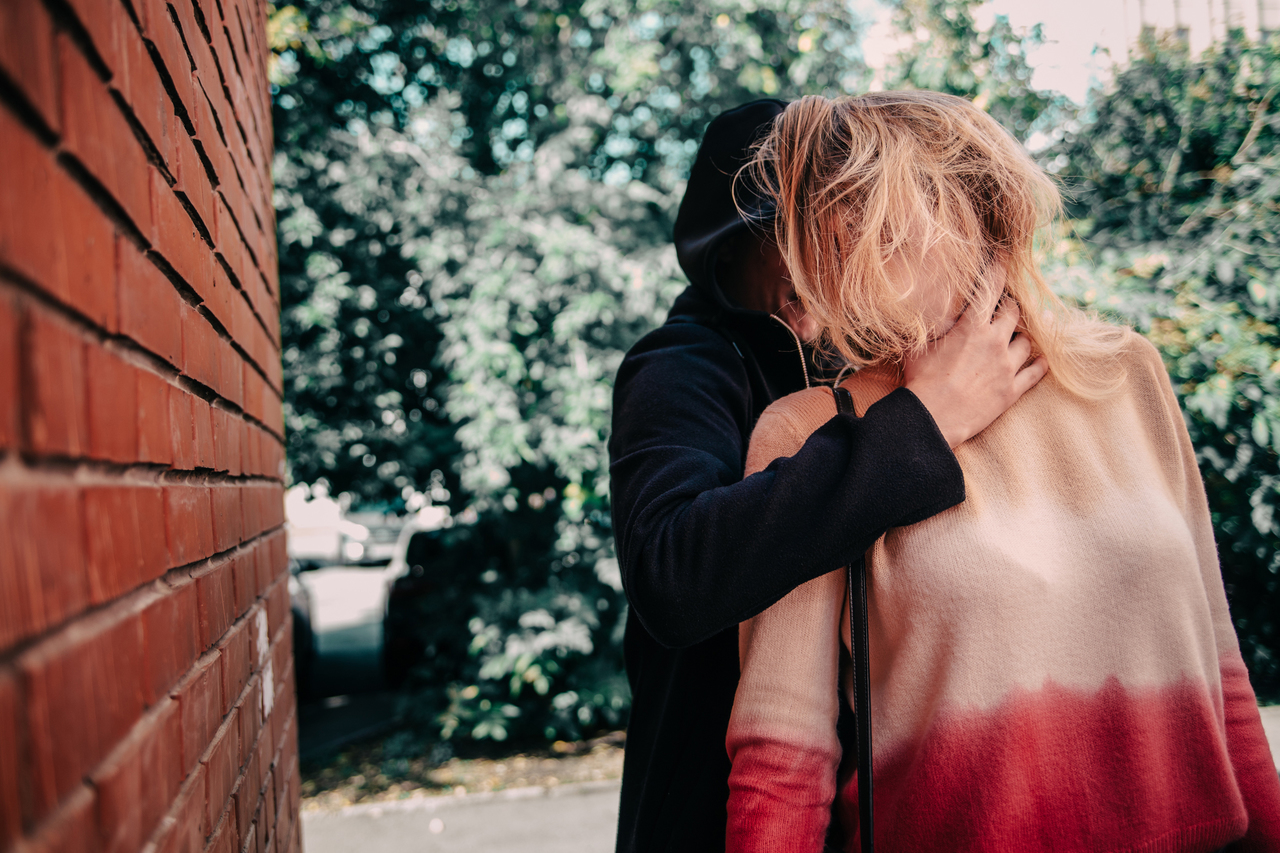 Москвичка сымитировала оргазм ради выживания во время изнасилования мигрантами