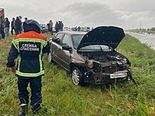Под Марксом «Гранта» съехала в оросительный канал. Погибли двое детей и женщина