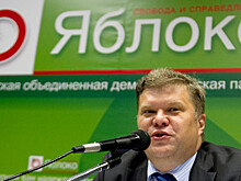 Полиция задержала депутата Мосгордумы Митрохина на встрече с избирателями в Москве