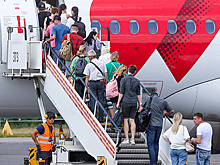 Решетников попросил Минтранс предупредить нехватку мест в самолетах перед летом