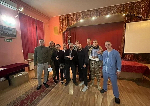 Рок-группа «7Б» выступила в военном госпитале Ростова-на-Дону