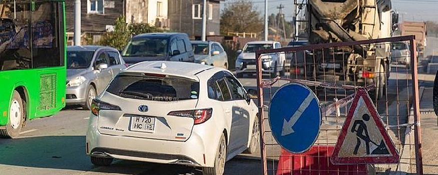 Глава Южно-Сахалинска велел восстановить дорожное покрытие в переулке Отдаленном