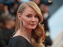 Светлана Ходченкова показала фото у пилона в провокационном наряде