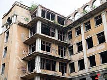 «Объект оказался заложником войны города и области». Судьба заброшенной больницы в Екатеринбурге стала вопросом доверия к власти