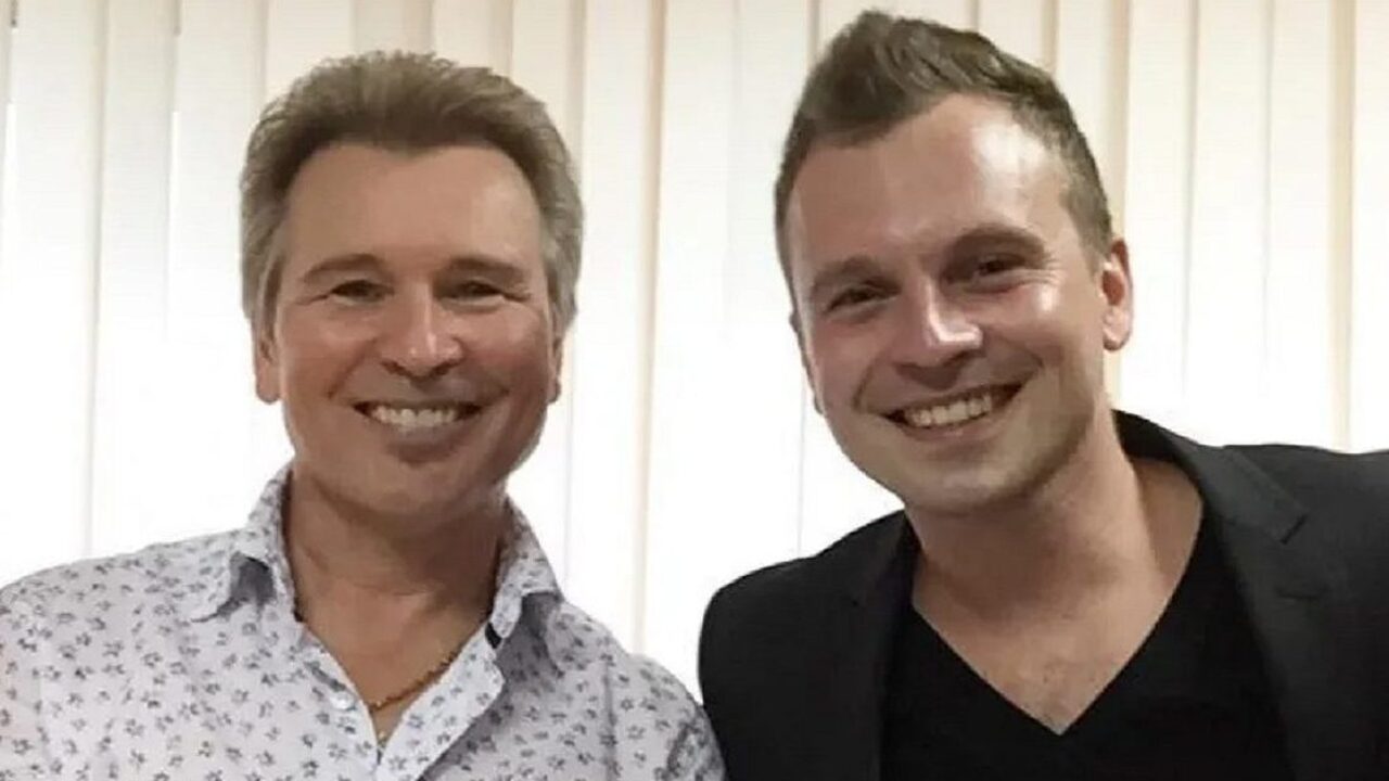 Зрители не захотели слушать "нафталин" Малинина: концерты в Сочи и Геленджике  были отменены - Рамблер/кино