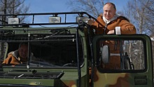 Путин провез Шойгу на вездеходе по тайге