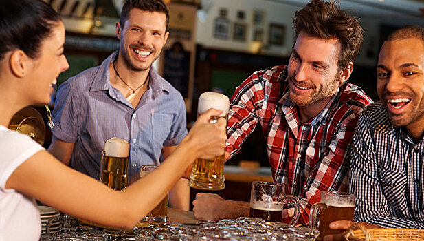 Как выпившие мужчины воспринимают женщин