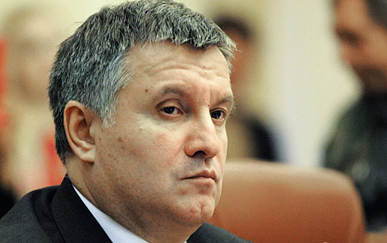Экс-глава МВД Украины обсудил с пранкерами применение ядерного оружия