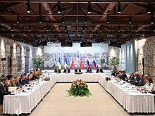 Киев официально остановил мирные переговоры с Москвой