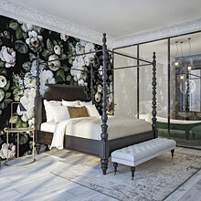 Дизайн квартиры: зелёные стены, роскошная мебель и ванная за стеклом