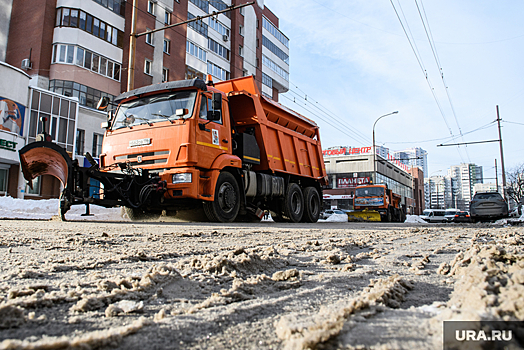 В центре Екатеринбурга приступят к чистке улиц в апреле
