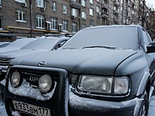 Автоэксперт Хайцеэр назвал правила парковки зимой