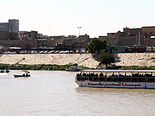 Число жертв крушения парома в Ираке выросло