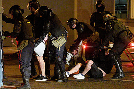 Белорусские власти назвали число пострадавших во время ночных протестов