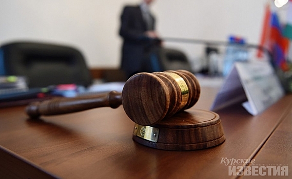 Курянин сломал нос затормозившей впереди автомобилистке