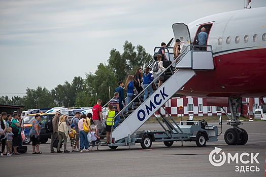 Омичи стали реже летать в Питер и Краснодарский край