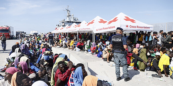От отставки правительства в Италии до конфликта между странами ЕС. К чему приведет нашествие мигрантов?