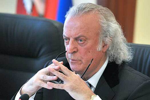 В квартиру Ильи Резника пытались вломиться коллекторы