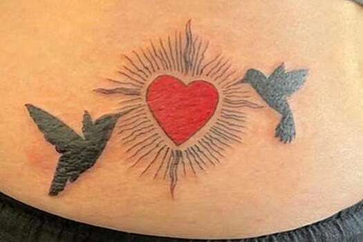 67-летняя Энни Леннокс сделала первую в жизни татуировку