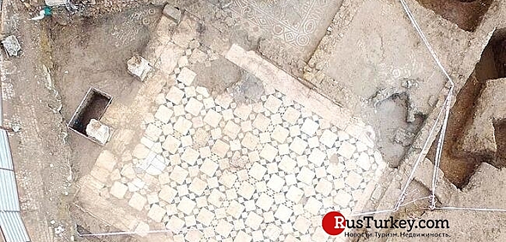 В турецкой Анталье найдена уникальная мозаика